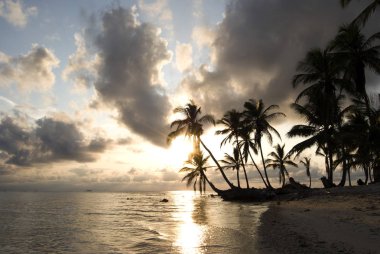 Guna Yala, Kuna Yala, San Blas, Panama'daki Cennet Adaları. Günbatımı. Sunrise.