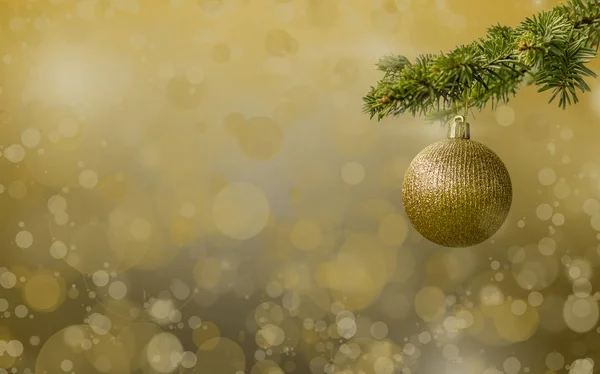 Fondo de escena del árbol de Navidad dorado. Árbol de abeto con bola de brillo dorado . Imágenes De Stock Sin Royalties Gratis