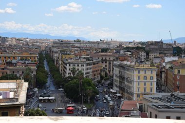 Penceredeki Roma 'nın panoramik manzarası