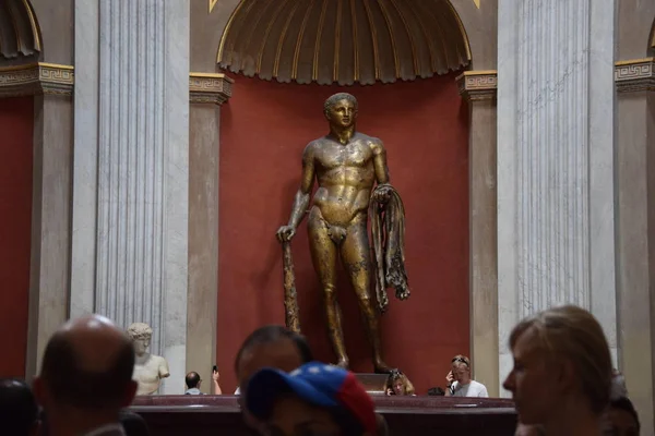 Pigna Vaticano avlusunda