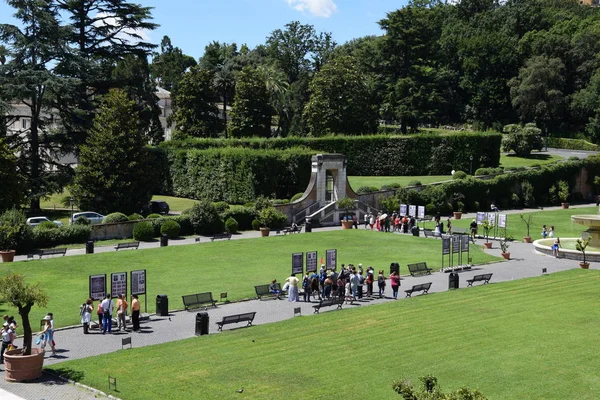 Pigna Vaticano avlusunda