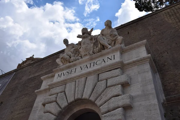Pigna Vaticano avlusunda