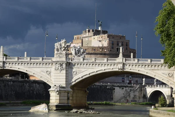 İtalya 'da Sant Angelo Kalesi
