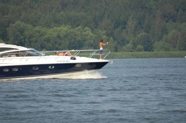 Klyazma rezervuar Rusya Moskova 'da plaj tatili