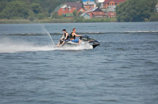 Klyazma rezervuar Rusya Moskova 'da plaj tatili