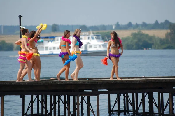 Klyazma rezervuar Rusya Moskova 'da plaj tatili