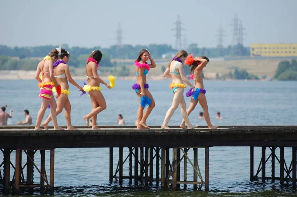 Klyazma rezervuar Rusya Moskova 'da plaj tatili