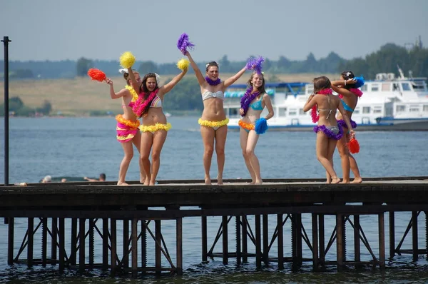 Klyazma rezervuar Rusya Moskova 'da plaj tatili