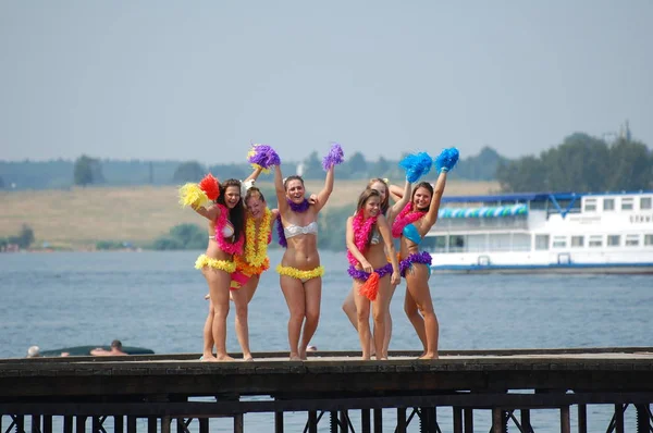 Klyazma rezervuar Rusya Moskova 'da plaj tatili