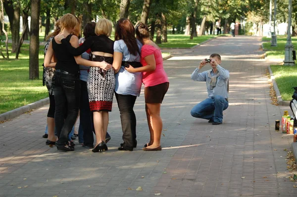 İnsanlar Park Moskova 'da dinlenmek