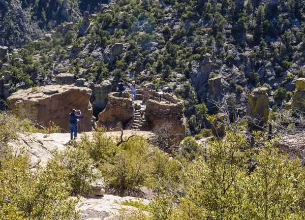 Willcox Usa Marzo 2019 Los Excursionistas Escalan Pináculos Rocosos Que — Foto de Stock