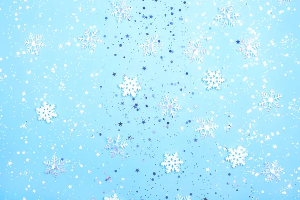 Ano Novo ou composição de inverno com flocos de neve e glitter . — Fotografia de Stock