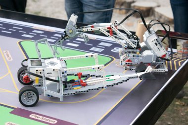 Robotik dersi. Çocuklar ve kızlar yapý ve programlama Robot Lego Mindstorms Ev3 kod. Kök eğitim. 