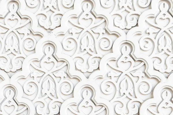 救済要素を持つアラビア イスラム教イスラム白東洋国民パターン 白い壁 モスクの装飾要素をテクスチャ — ストック写真
