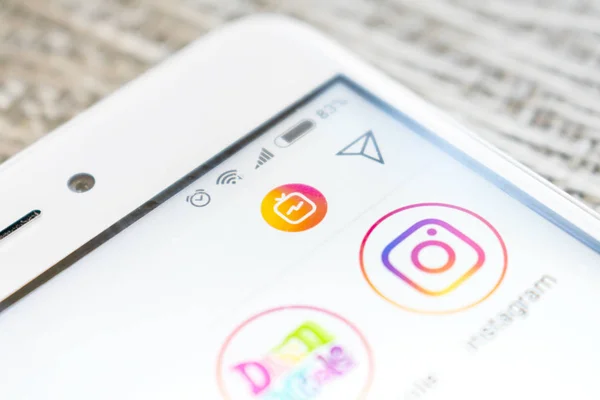 Smartphone Ekran Logo Igtv Instagram Bliska Nowa Opcja Igtv Aplikacji — Zdjęcie stockowe