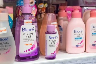 Biore Asya kozmetik bir mağazada. Asya profesyonel makyaj Kozmetik Dükkanı, ürünlerinde Biore eczane.