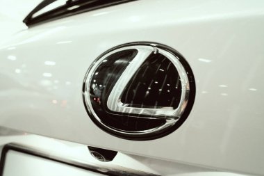  Lexus metac logo closeup Lexus araba motor Show'da otomobil Salon kapatın. Lexus yeni lüks araba, seçici odak