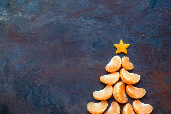 Tangerine Christmas Tree Dark Rust Metal Grunge Background Xmas Festive — Stock Photo, Image