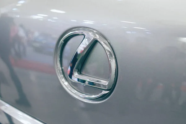 Tutup Lexus Metac Logo Closeup Pada Mobil Lexus Acara Motor — Stok Foto