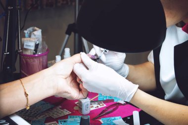  Tırnak etiketi, paket ilerletildi