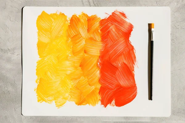 Akční malba. Abstrakt Ručně malované žluté a oranžové umění bac — Stock fotografie