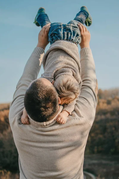 Vatertag Happy Loving Family Vater Und Sohn Spielen Haben Spaß — Stockfoto