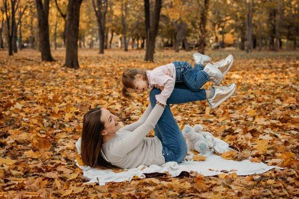 Happy Family Mom Toddler Baby Girl Playing Outdoors Fall Park — Stock Photo, Image