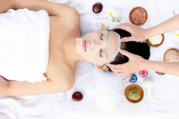 Massage Massage Haar Hoofd Maken Mooie Vrouw Verlichten Stress Van — Stockfoto
