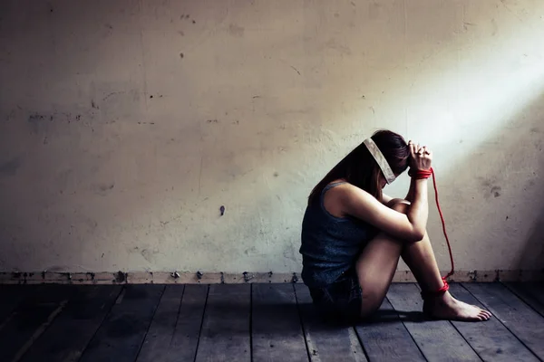 Asian Woman Waiting Someone Helping Her She Gets Hopeless She — Stock Photo, Image