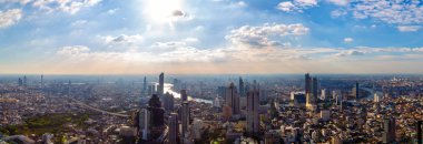 16 Aralık 2018, Bangkok Tayland. En yüksek bina Tayland Mahanakorn binanın yüksek bina ve cityscape Bangkok Tayland ile geçit. Metropolis fotoğraf Panoraması
