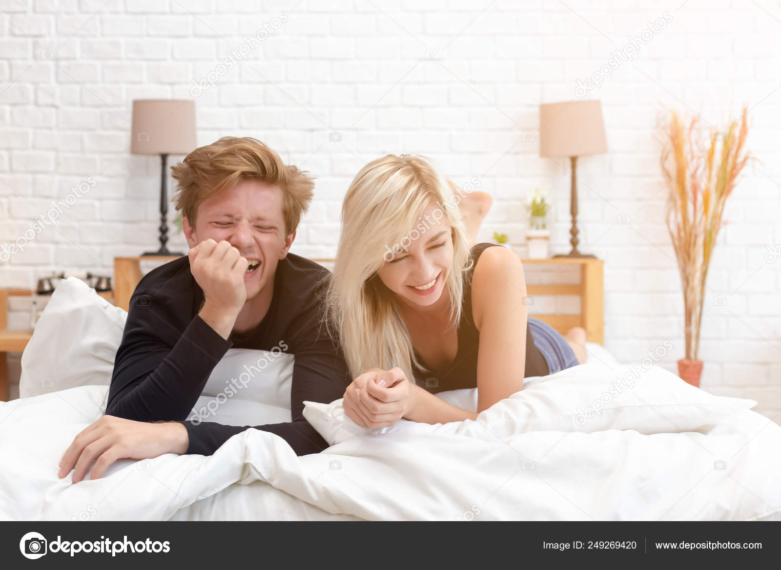 Can boyfriend and girlfriend best sale buy a house together