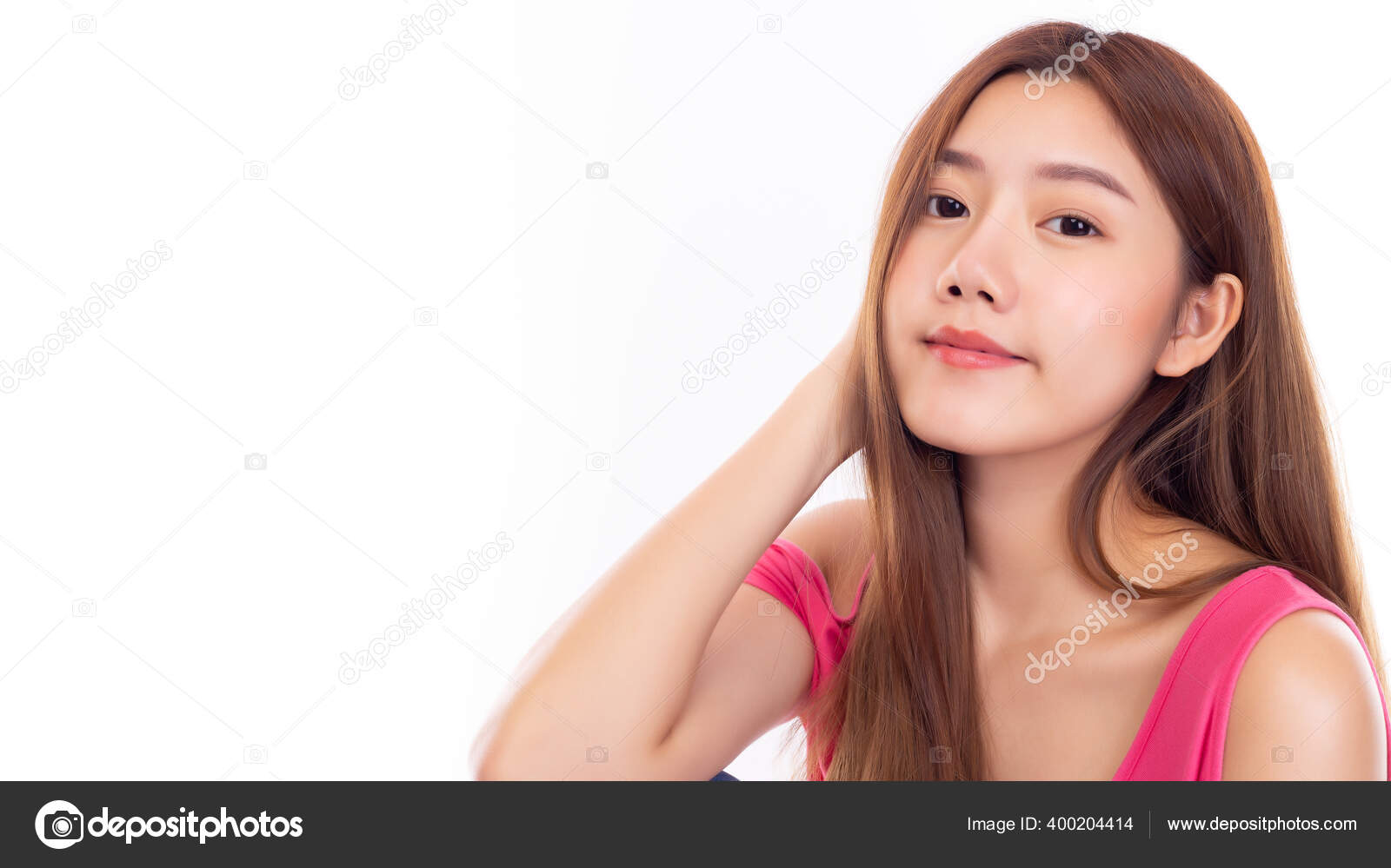 Descarregar - Retrato atraente bela jovem mulher asiática. Menina bonita tem rosto de beleza e pele facial agradável. Mulher feliz ficar feliz e confiante. Linda senhora tem beleza facial pele e boa aparência espaço de cópia — Imagem de Stock Retrato Atraente Bela Jovem Mulher Asiática Menina Bonita Tem Rosto — Fotografia de Stock