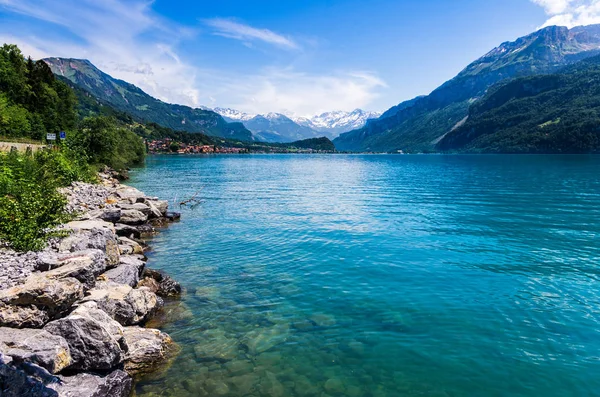Lago Lato Montagna Paesaggio Acqua Smeraldo Estate Cielo Blu Immagine Stock