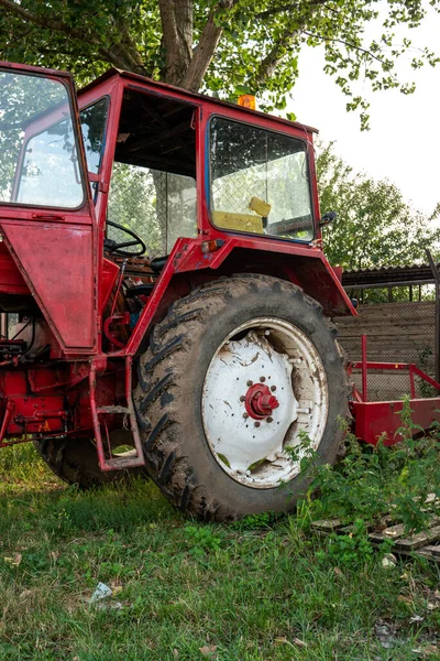 Old Small Red Agriculture Tractor Parked Grass Summertime Sunset Three — Stock Photo, Image