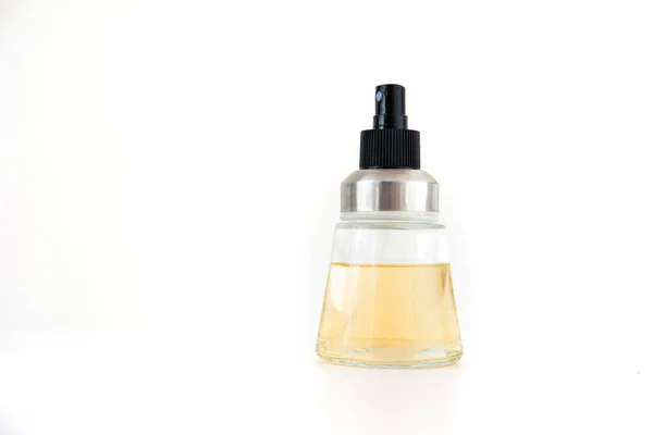 Frasco Perfume Pequeno Com Bocal Pulverizador Meio Cheio Isolado Branco — Fotografia de Stock