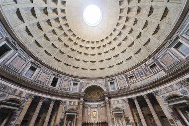 Roma Pantheon iç görünüm.