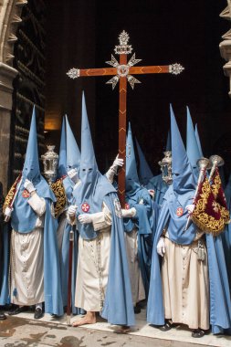 Tövbekar rozetleri taşıyan yapısı çıkış sırasında oluşumunda 