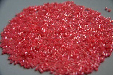 zanaat kendinizi izole arka plan için pembe boncuk