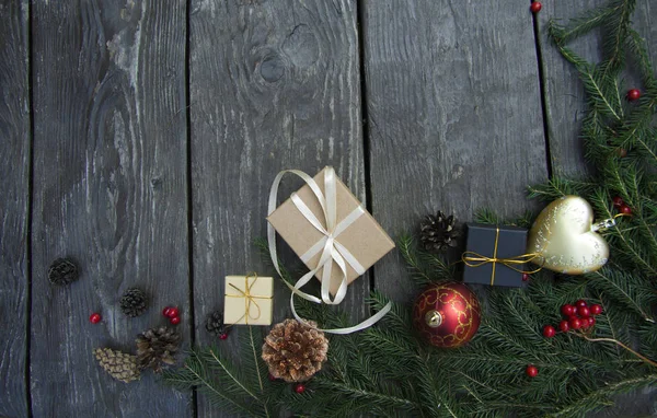 Natale festivo sfondo vista dall'alto con struttura tavolo in legno — Foto Stock