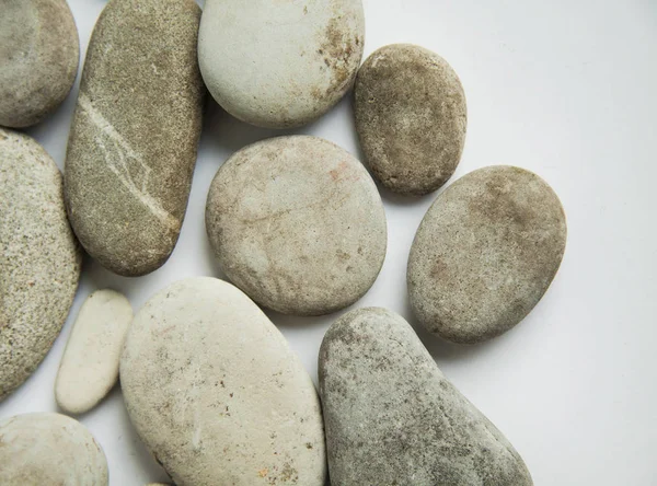 Morze okrągłe kamienie, Kamyczki na na białym tle — Zdjęcie stockowe