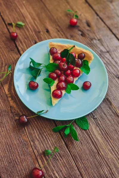 Cherry Tart Custard Wooden Surface — Stock Photo, Image