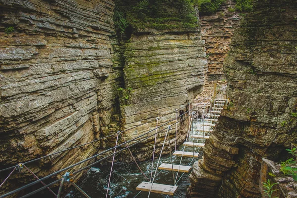 Äventyrliga Rep Bron Över Ausable Floden Sett Ausable Klyfta Turistattraktion — Stockfoto