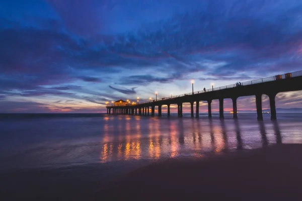 Long Exposure Shot Colorful Sky Clouds Manhattan Beach Pier Sunset — Stock Photo, Image