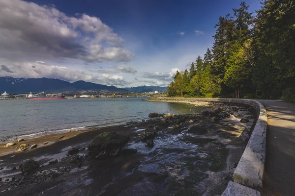 Enrolamento Litoral Stanley Park Seawall Path Dia Ensolarado Com Paisagem — Fotografia de Stock