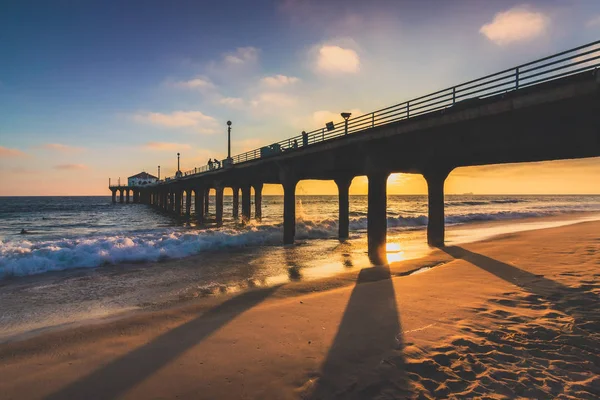 Céu Colorido Nuvens Sobre Manhattan Beach Pier Pôr Sol Com — Fotografia de Stock