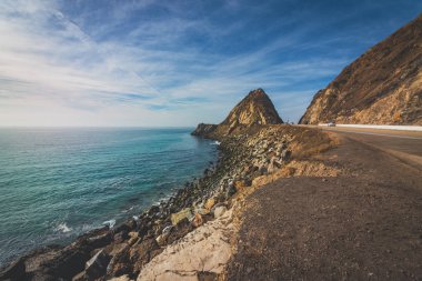 Pacific Coast Highway, Point Mugu, Kaliforniya Point Mugu kayalığın kayalık sahil görünümü