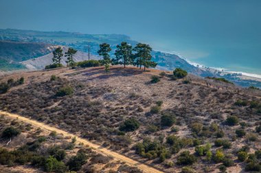 Yükseltilmiş görünümü Eagles Nest iz ve doğal göz ardı Portekizce Kanyonu ile Kaliforniya Sahili mesafe, Rancho Palos Verdes, Kaliforniya