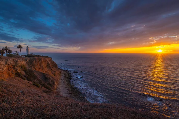 Hermosa Vista Costera Del Faro Point Vicente Sobre Los Escarpados — Foto de Stock