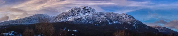 Belle Vue Sur Montagne Rainbow Coucher Soleil Avec Des Nuages — Photo