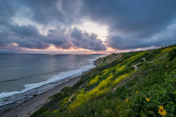 Dramático atardecer en la Reserva Ocean Trails — Foto de Stock